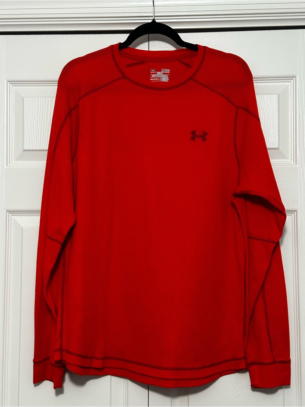 Under‎ Armour All Season Long-Sleeve Thermal Shirt in Tomato Red Size XL VGUC